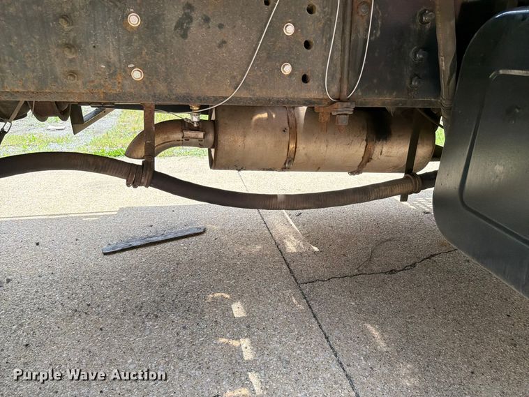 image for item FI1003 2000 GMC C8500 crane truck