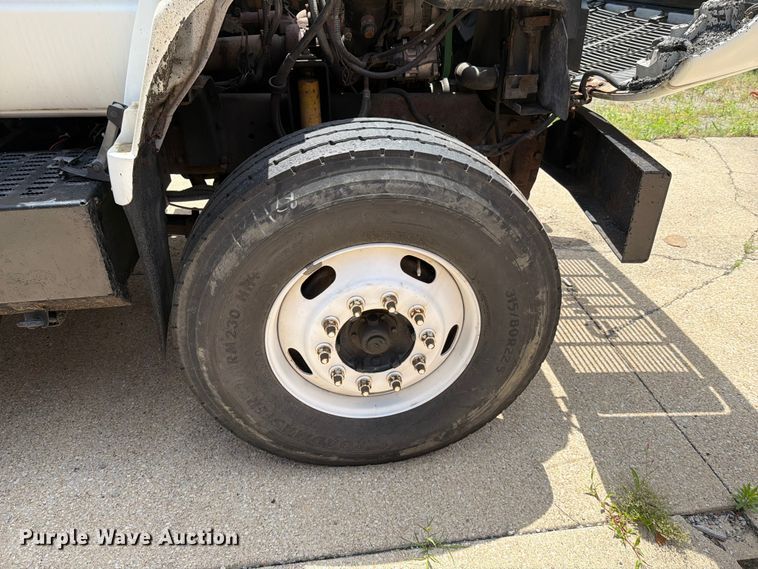 image for item FI1003 2000 GMC C8500 crane truck