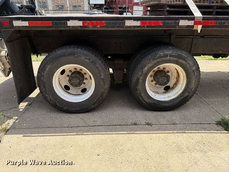 image for item FI1003 2000 GMC C8500 crane truck