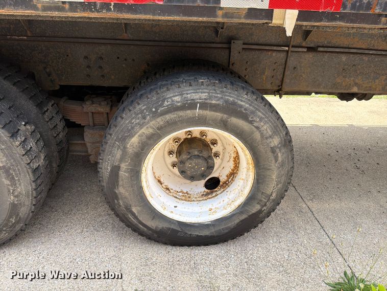 image for item FI1003 2000 GMC C8500 crane truck