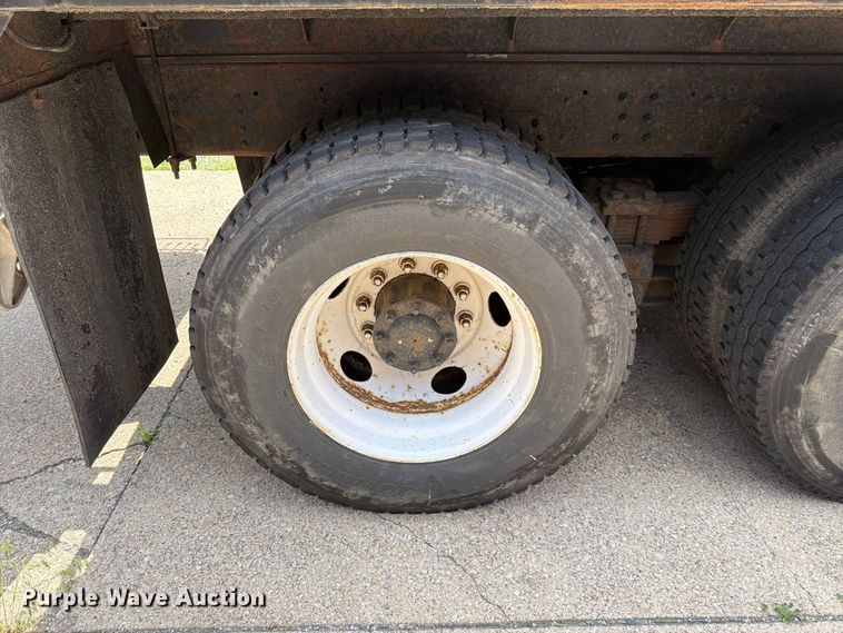 image for item FI1003 2000 GMC C8500 crane truck