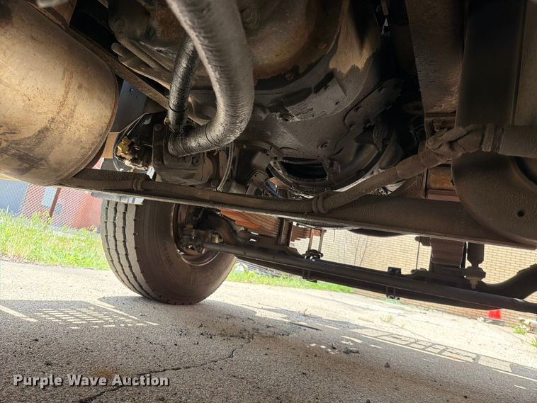image for item FI1003 2000 GMC C8500 crane truck