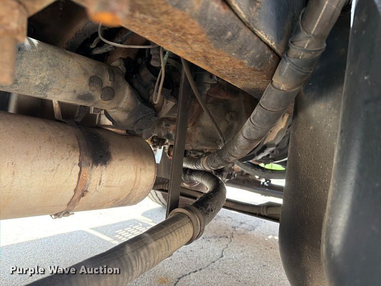 image for item FI1003 2000 GMC C8500 crane truck