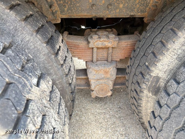 image for item FI1003 2000 GMC C8500 crane truck