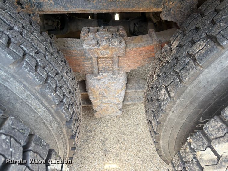 image for item FI1003 2000 GMC C8500 crane truck