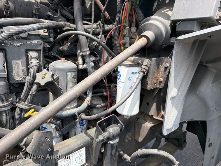 image for item FI1005 2006 Mack CNX613 semi truck