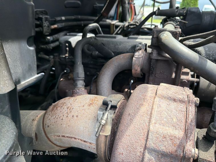 image for item FI1005 2006 Mack CNX613 semi truck