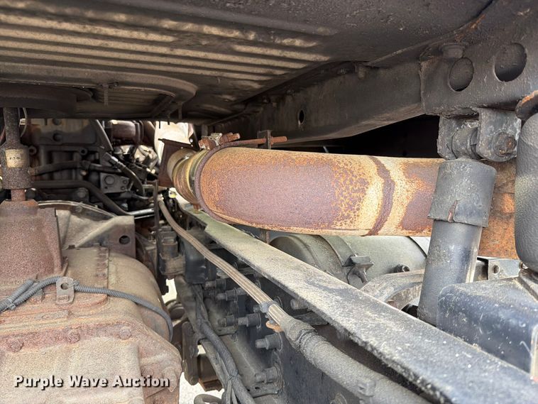 image for item FI1005 2006 Mack CNX613 semi truck