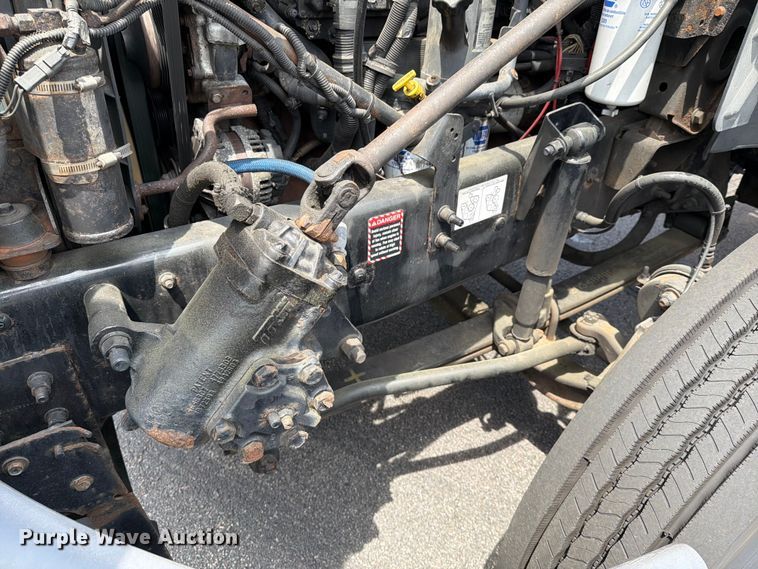image for item FI1005 2006 Mack CNX613 semi truck