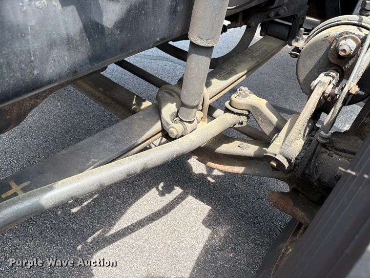 image for item FI1005 2006 Mack CNX613 semi truck
