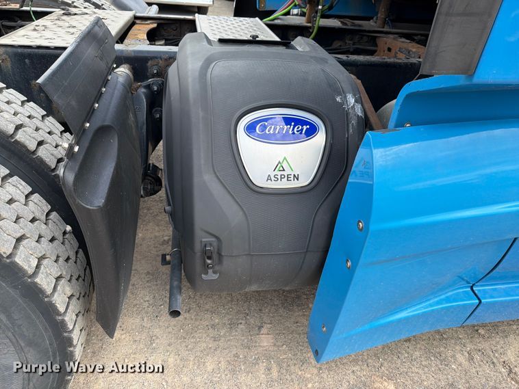 image for item FI1010 2019 Western Star 5700XE semi truck