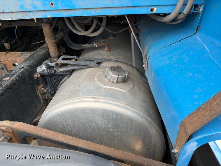 image for item FI1010 2019 Western Star 5700XE semi truck