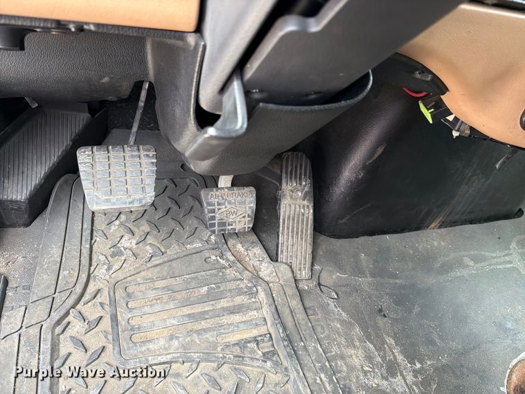 image for item FI1010 2019 Western Star 5700XE semi truck