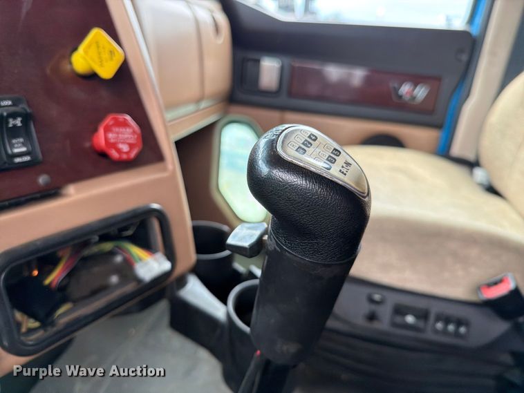 image for item FI1010 2019 Western Star 5700XE semi truck