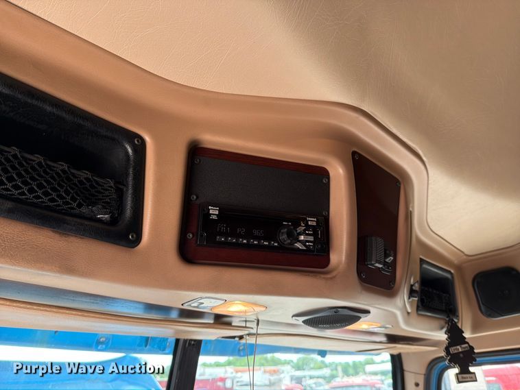 image for item FI1010 2019 Western Star 5700XE semi truck