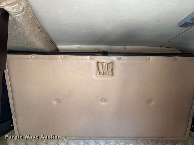 image for item FI1010 2019 Western Star 5700XE semi truck