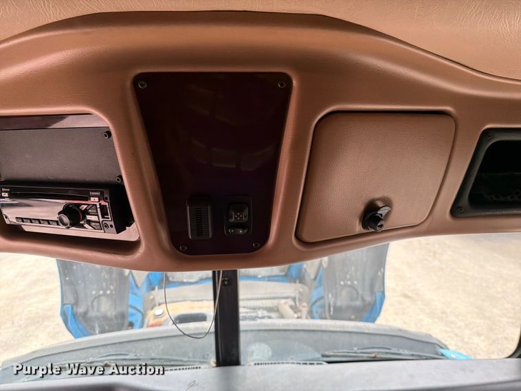 image for item FI1010 2019 Western Star 5700XE semi truck