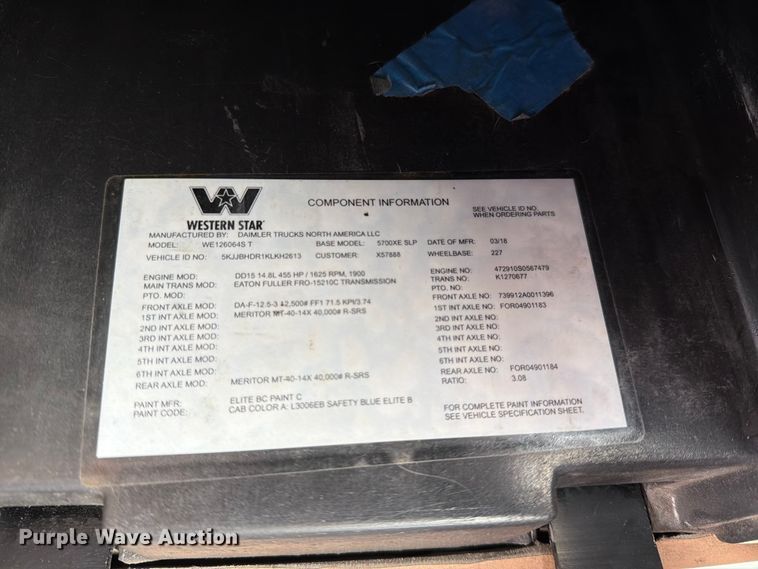 image for item FI1010 2019 Western Star 5700XE semi truck