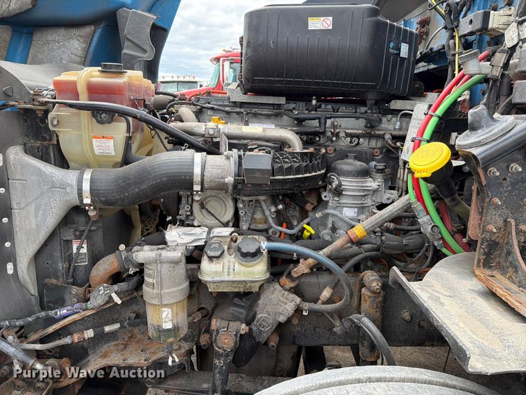 image for item FI1010 2019 Western Star 5700XE semi truck
