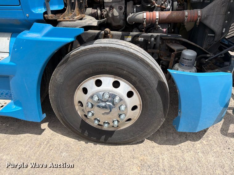 image for item FI1010 2019 Western Star 5700XE semi truck