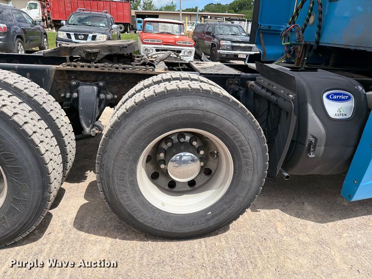 image for item FI1010 2019 Western Star 5700XE semi truck