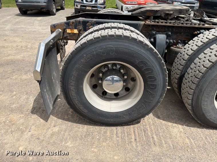 image for item FI1010 2019 Western Star 5700XE semi truck