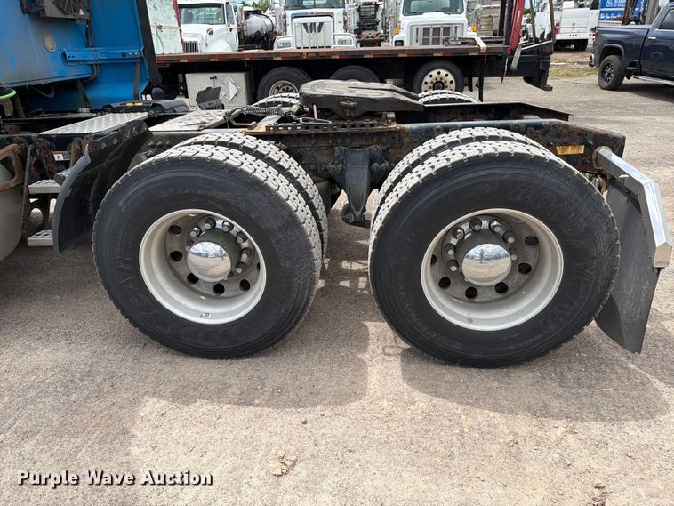image for item FI1010 2019 Western Star 5700XE semi truck