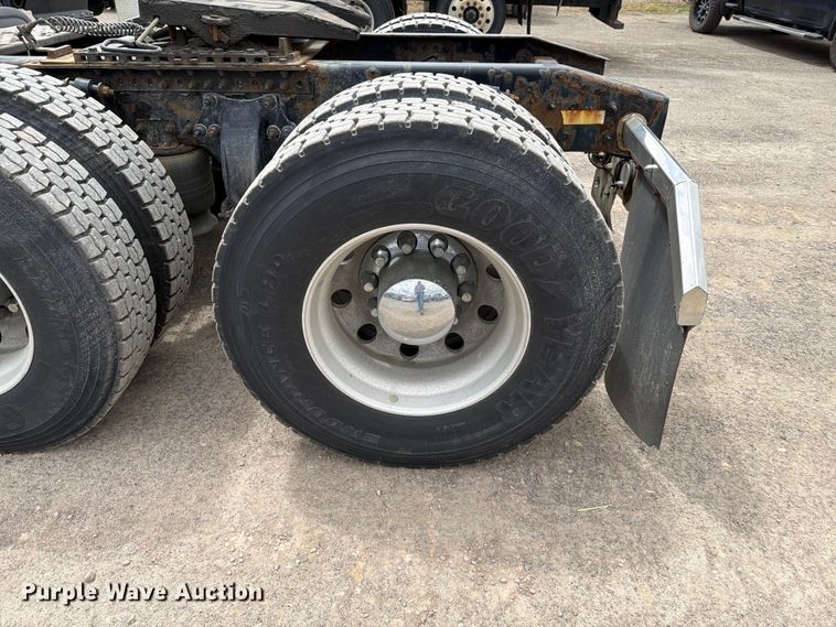image for item FI1010 2019 Western Star 5700XE semi truck