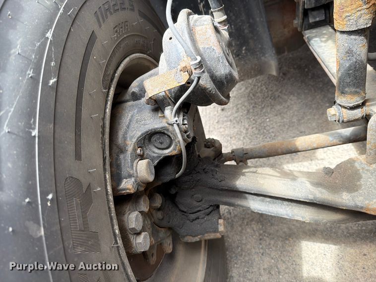 image for item FI1010 2019 Western Star 5700XE semi truck