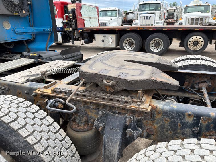image for item FI1010 2019 Western Star 5700XE semi truck