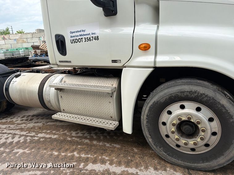 image for item FK0254 2012 Freightliner Cascadia semi truck