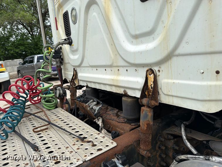 image for item FK0254 2012 Freightliner Cascadia semi truck