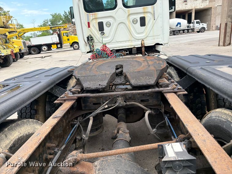 image for item FK0254 2012 Freightliner Cascadia semi truck