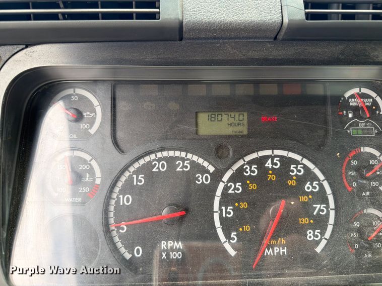 image for item FK0254 2012 Freightliner Cascadia semi truck