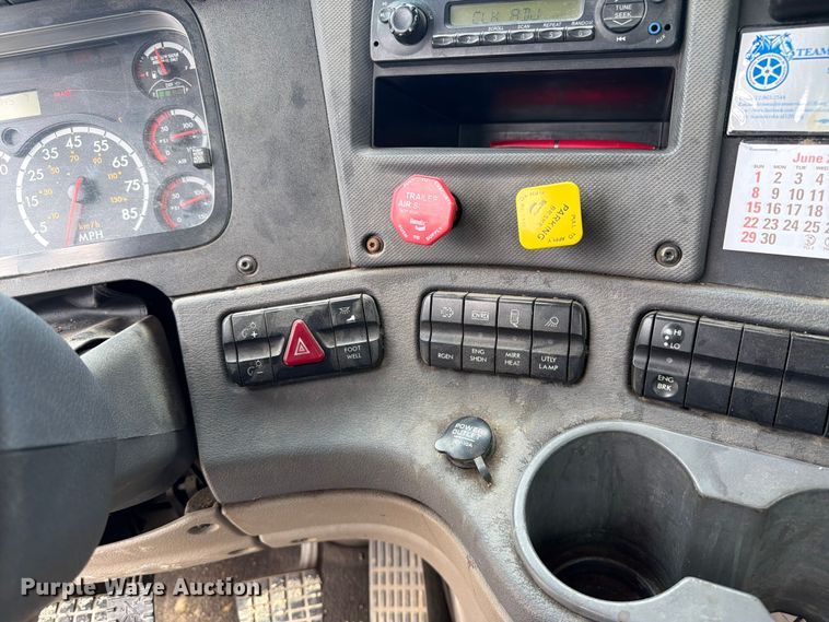 image for item FK0254 2012 Freightliner Cascadia semi truck