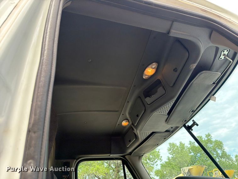 image for item FK0254 2012 Freightliner Cascadia semi truck