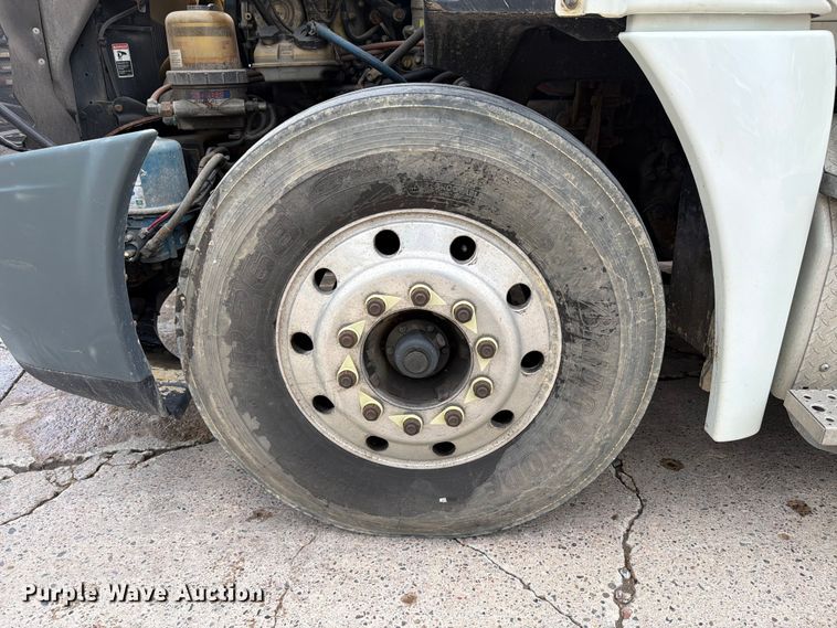 image for item FK0254 2012 Freightliner Cascadia semi truck