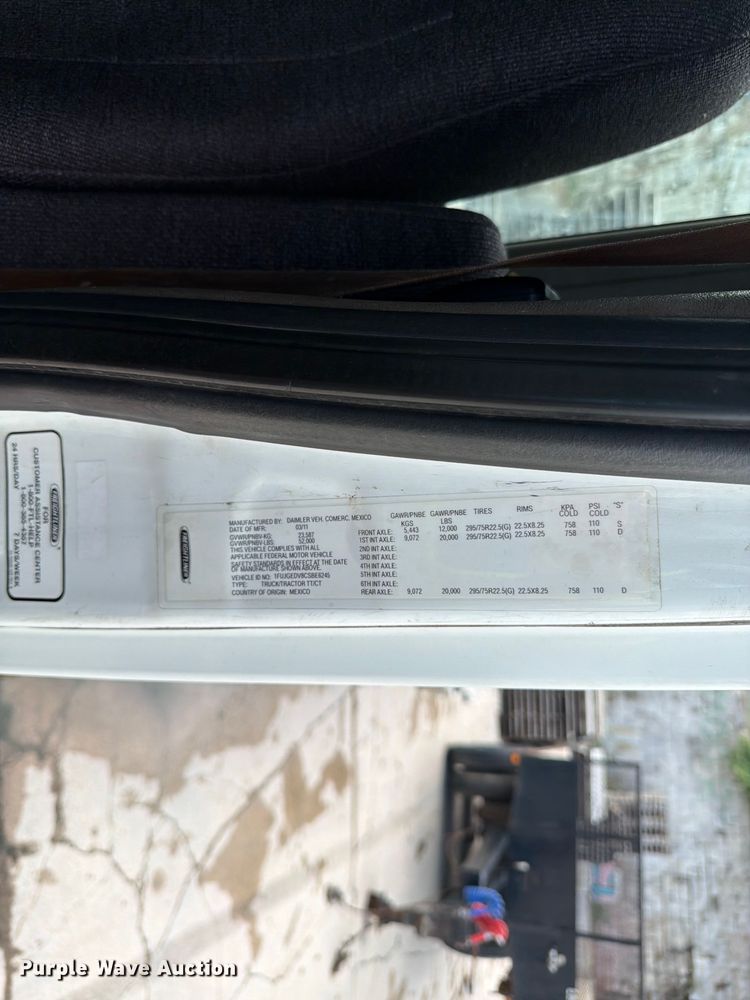 image for item FK0254 2012 Freightliner Cascadia semi truck