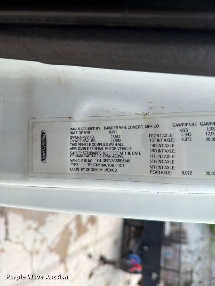 image for item FK0254 2012 Freightliner Cascadia semi truck