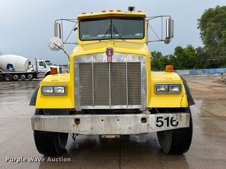image for item FK0270 2005 Kenworth W900 truck cab and chassis