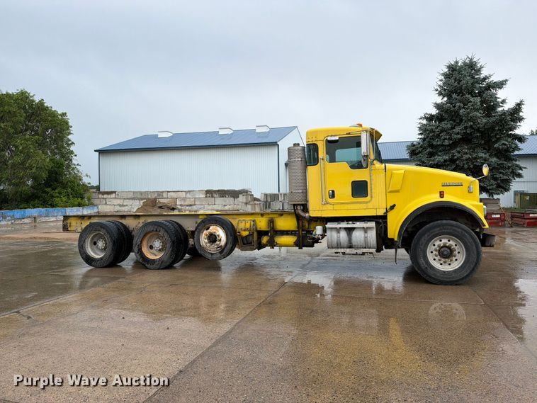 image for item FK0270 2005 Kenworth W900 truck cab and chassis