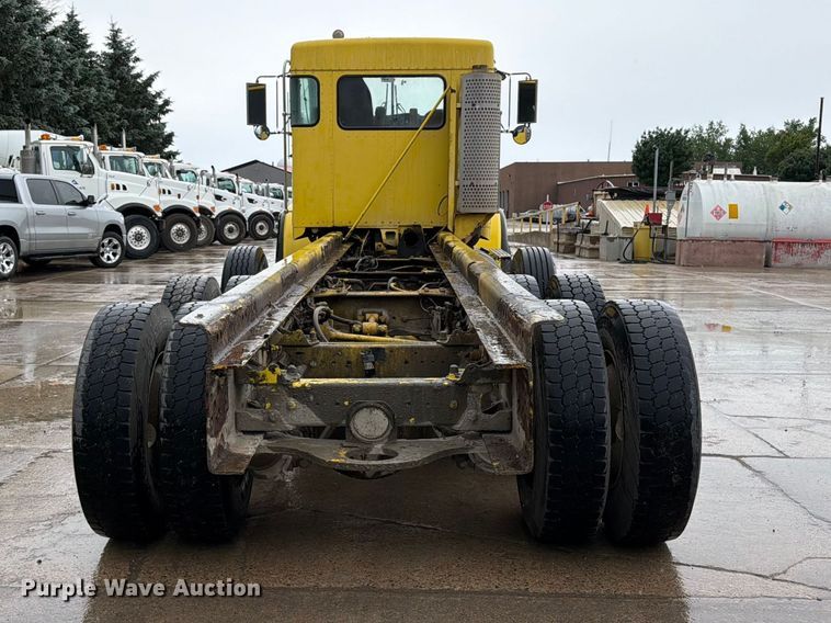 image for item FK0270 2005 Kenworth W900 truck cab and chassis