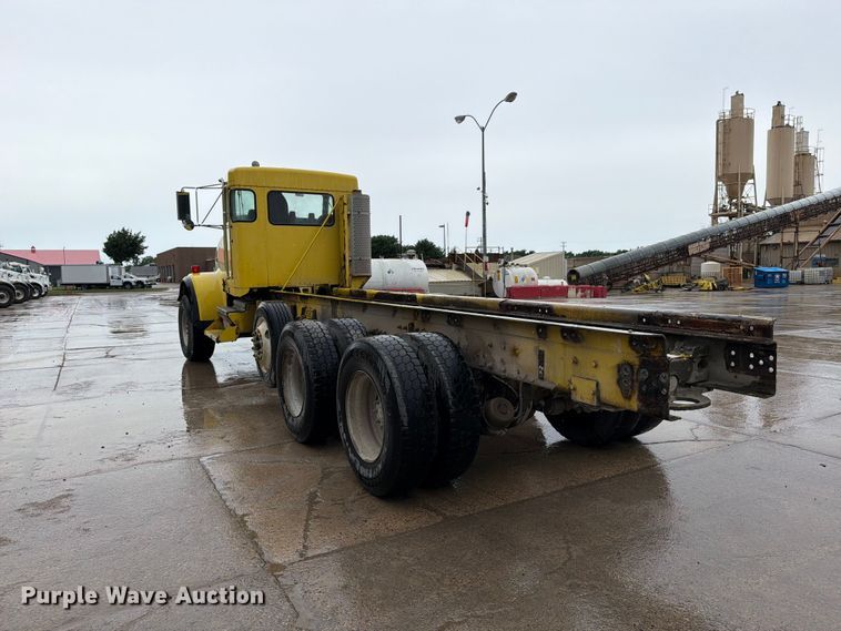 image for item FK0270 2005 Kenworth W900 truck cab and chassis