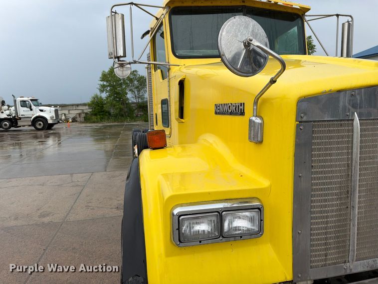 image for item FK0270 2005 Kenworth W900 truck cab and chassis