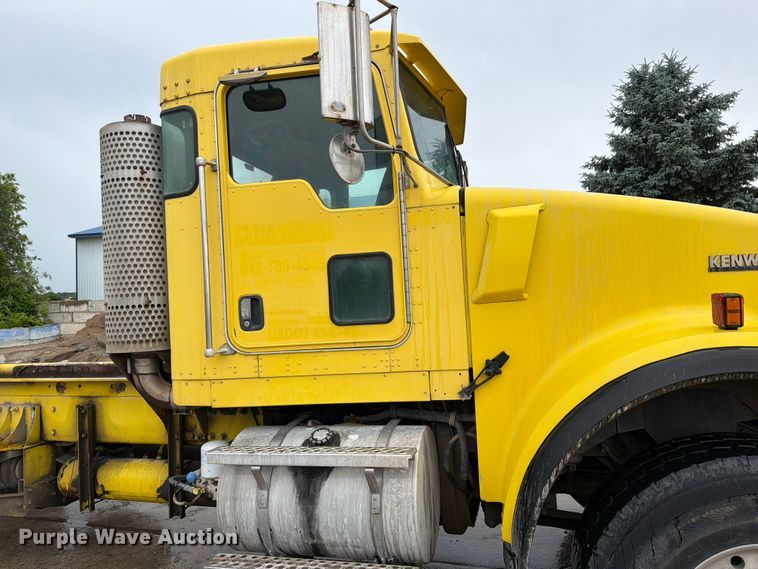 image for item FK0270 2005 Kenworth W900 truck cab and chassis