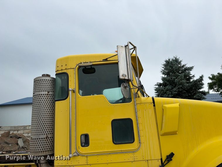 image for item FK0270 2005 Kenworth W900 truck cab and chassis