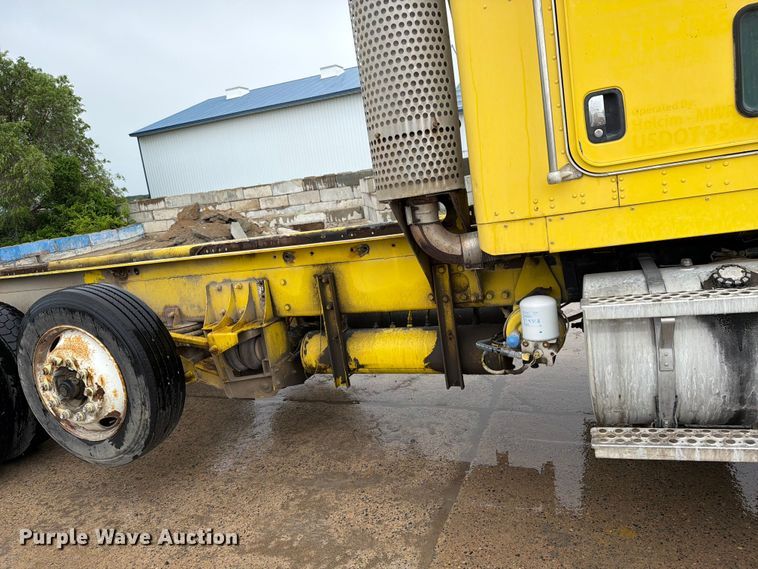 image for item FK0270 2005 Kenworth W900 truck cab and chassis