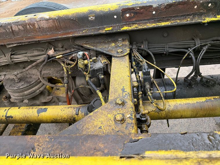 image for item FK0270 2005 Kenworth W900 truck cab and chassis
