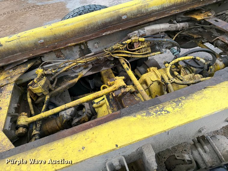 image for item FK0270 2005 Kenworth W900 truck cab and chassis