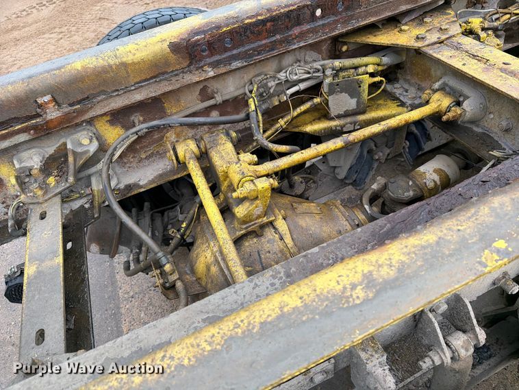 image for item FK0270 2005 Kenworth W900 truck cab and chassis